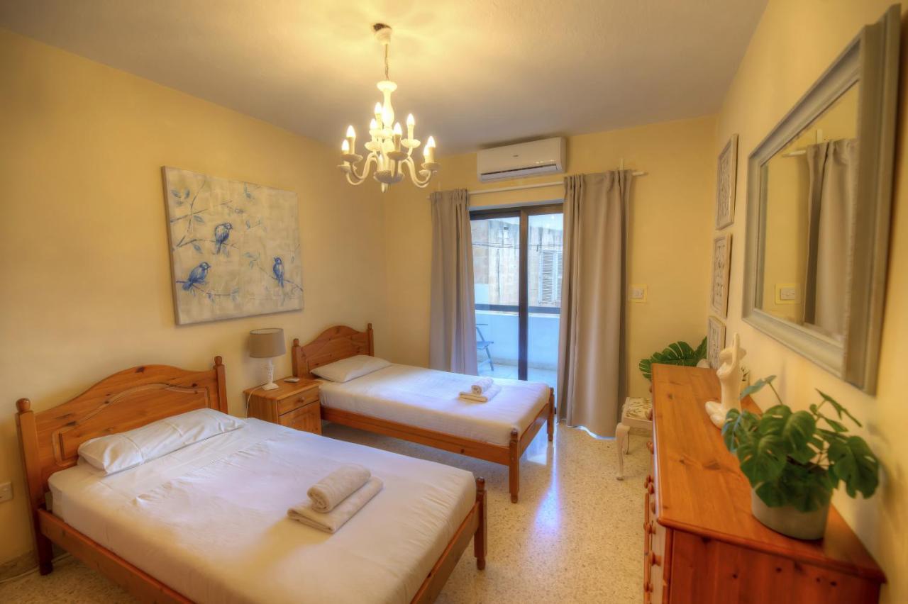 Large And Bright Apartment In The City Centre Goslm-2 Sliema Eksteriør billede