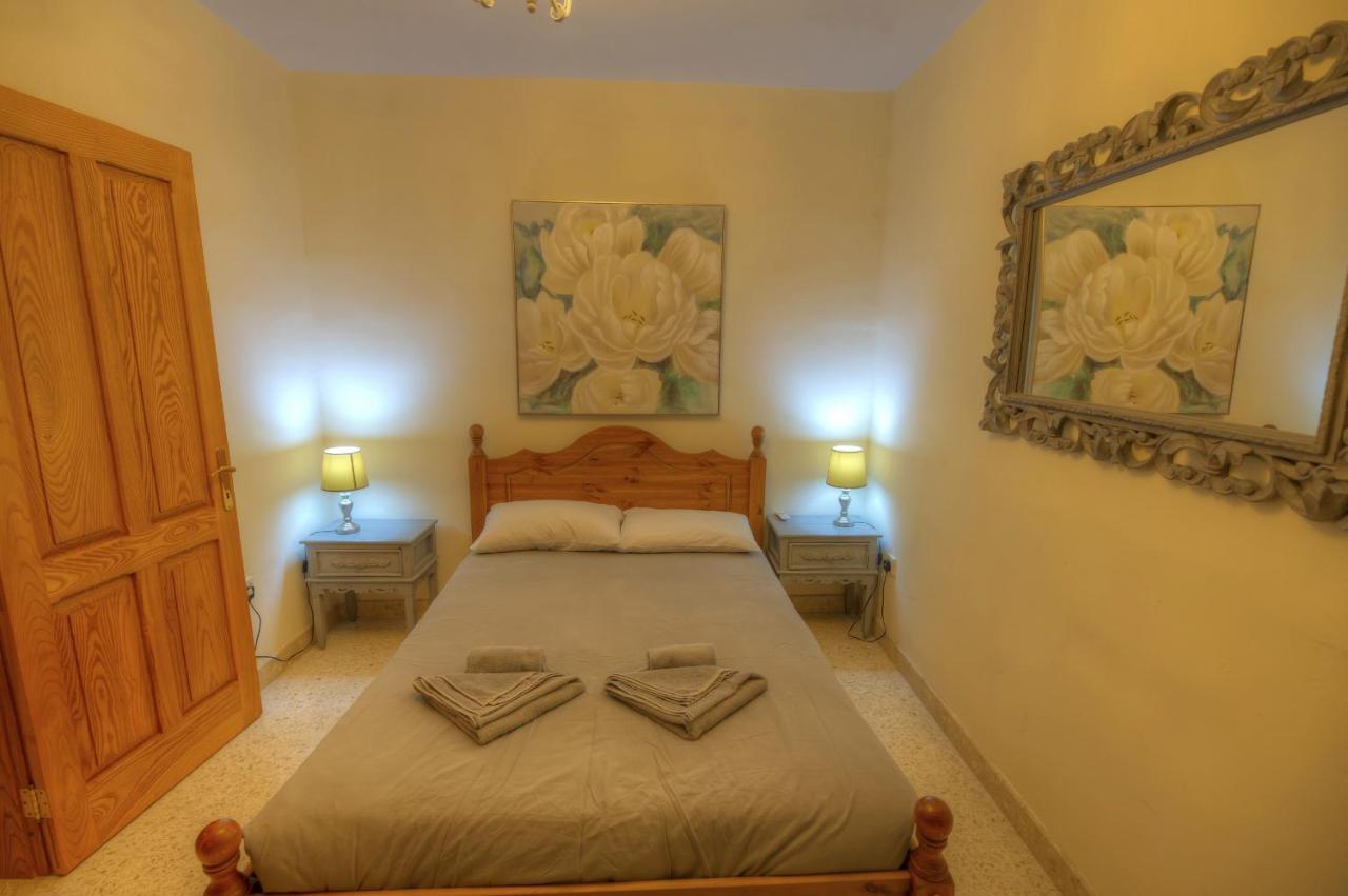 Large And Bright Apartment In The City Centre Goslm-2 Sliema Eksteriør billede