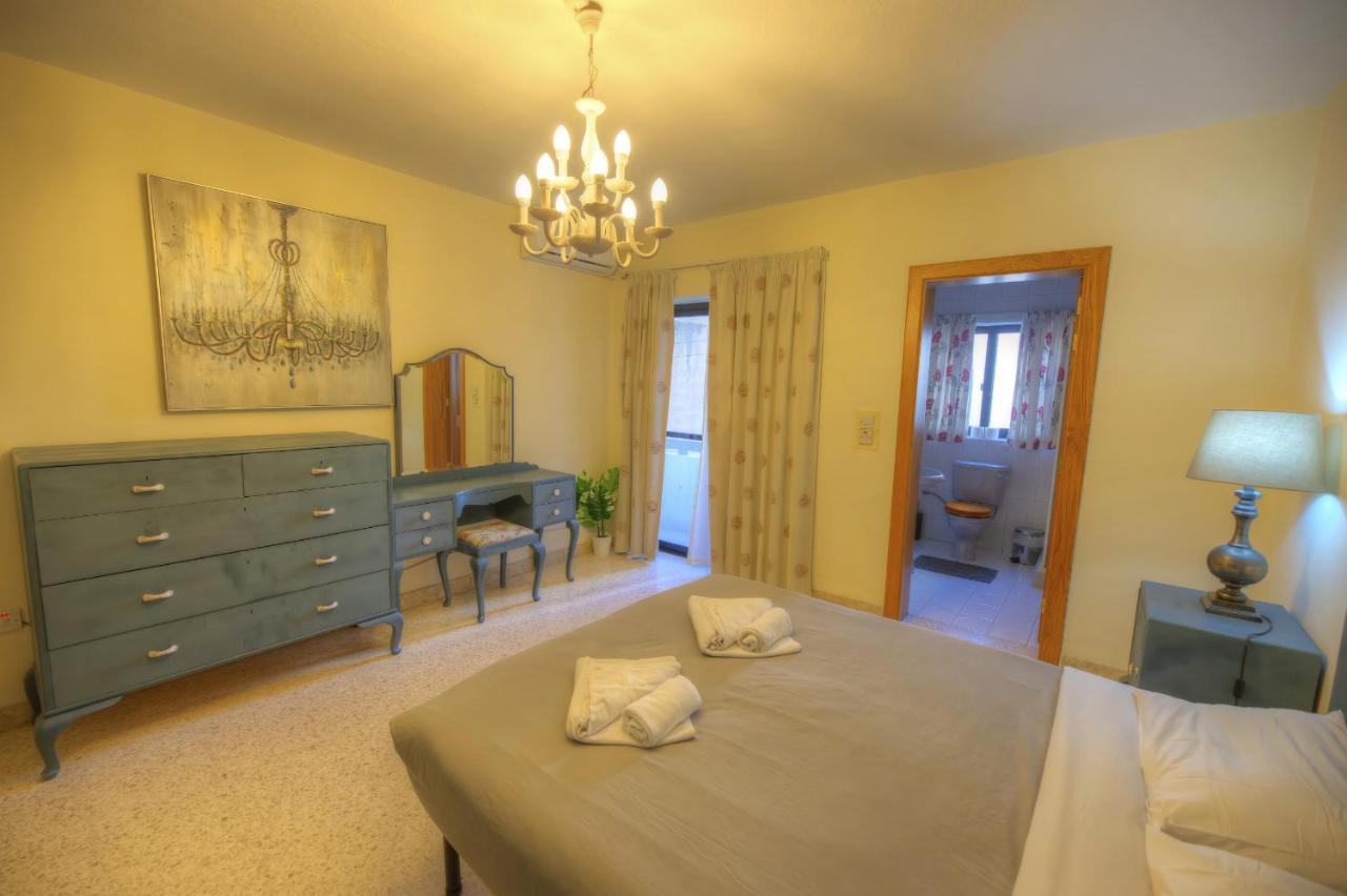 Large And Bright Apartment In The City Centre Goslm-2 Sliema Eksteriør billede